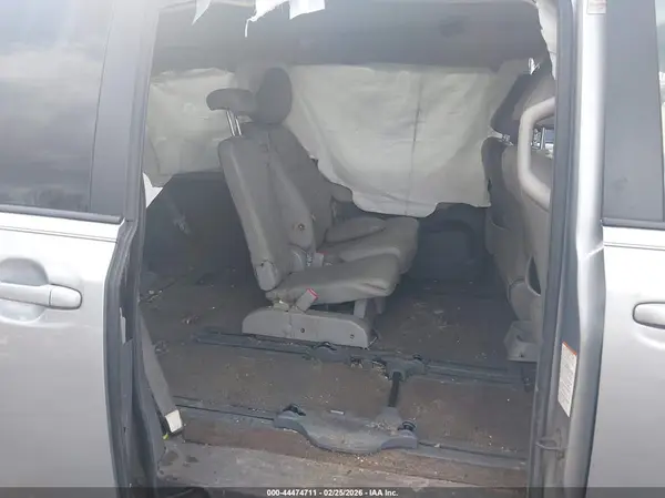 5TDKK3DC3GS695431 2016 TOYOTA SIENNA - Image 8