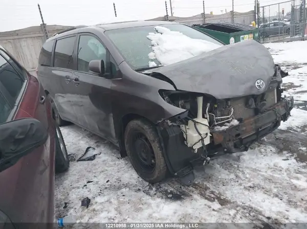 5TDKK3DC3GS697907 2016 TOYOTA SIENNA - Image 1