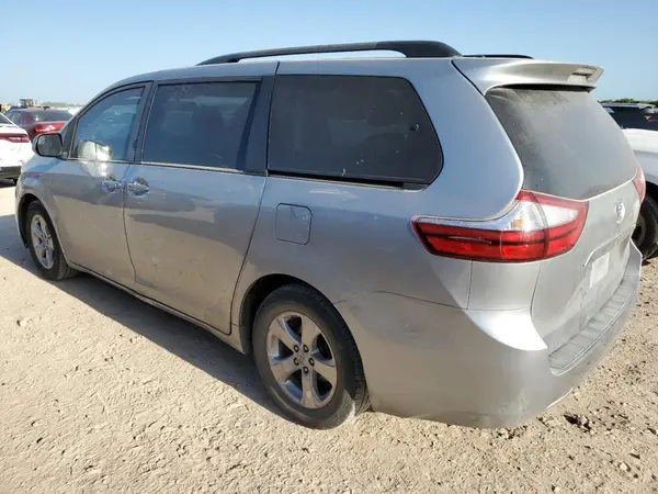 5TDKK3DC3GS706864 2016 TOYOTA SIENNA - Image 2