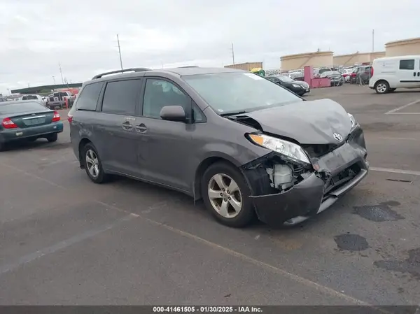 5TDKK3DC3GS708985 2016 TOYOTA SIENNA - Image 1