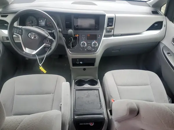 5TDKK3DC3GS720800 2016 TOYOTA SIENNA - Image 8