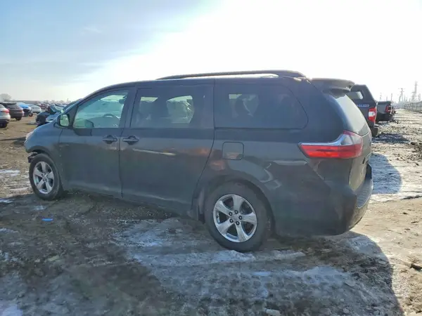 5TDKK3DC3GS722921 2016 TOYOTA SIENNA - Image 2