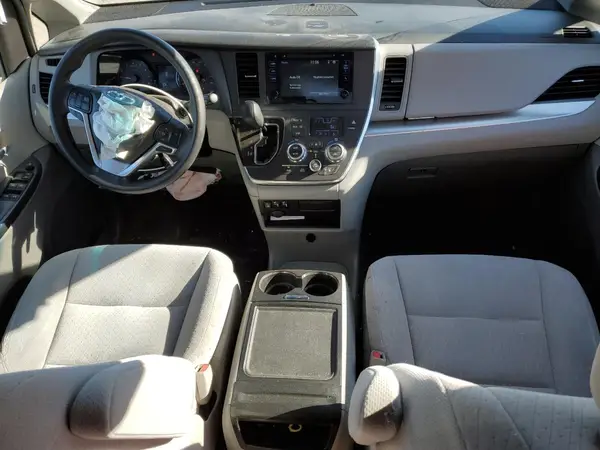 5TDKK3DC3GS724202 2016 TOYOTA SIENNA - Image 8