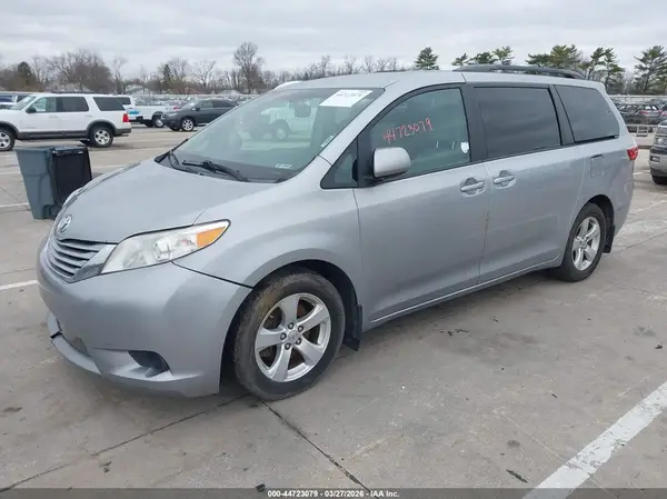5TDKK3DC3GS729691 2016 TOYOTA SIENNA - Image 2