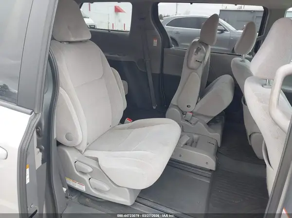 5TDKK3DC3GS729691 2016 TOYOTA SIENNA - Image 8
