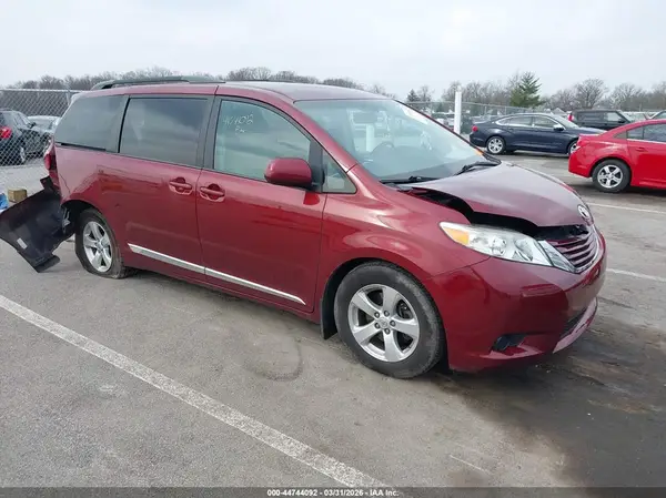 5TDKK3DC3GS736480 2016 TOYOTA SIENNA - Image 1