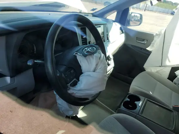 5TDKK3DC3GS736821 2016 TOYOTA SIENNA - Image 8