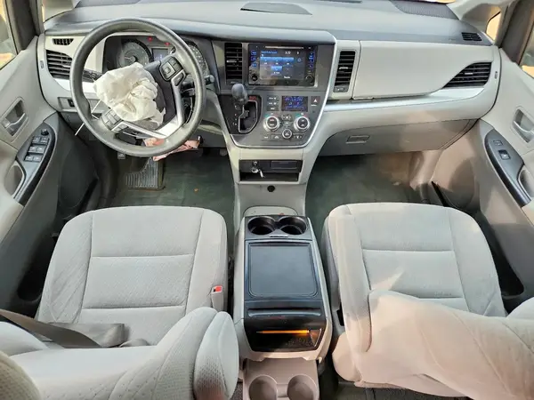 5TDKK3DC3GS739122 2016 TOYOTA SIENNA - Image 8