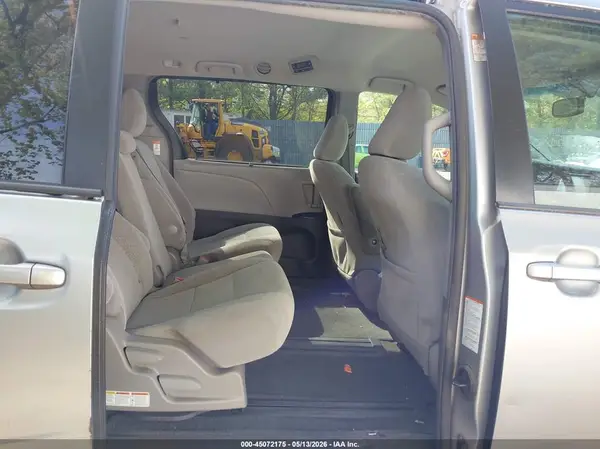5TDKK3DC3GS739282 2016 TOYOTA SIENNA - Image 8