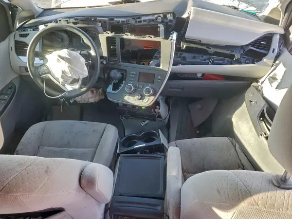 5TDKK3DC3GS739654 2016 TOYOTA SIENNA - Image 8