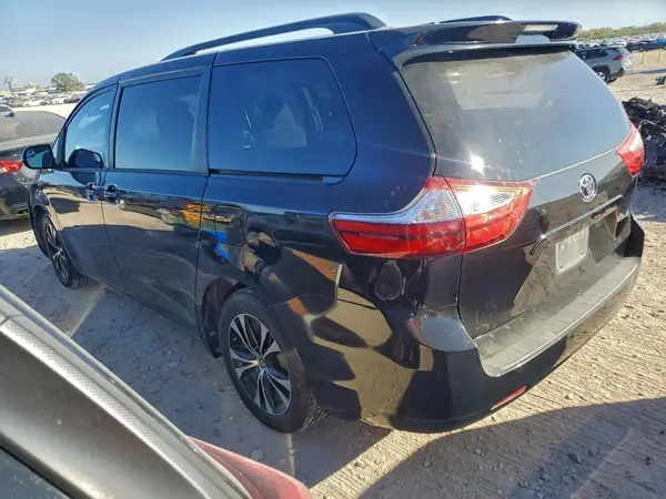 5TDKK3DC3GS739976 2016 TOYOTA SIENNA - Image 2