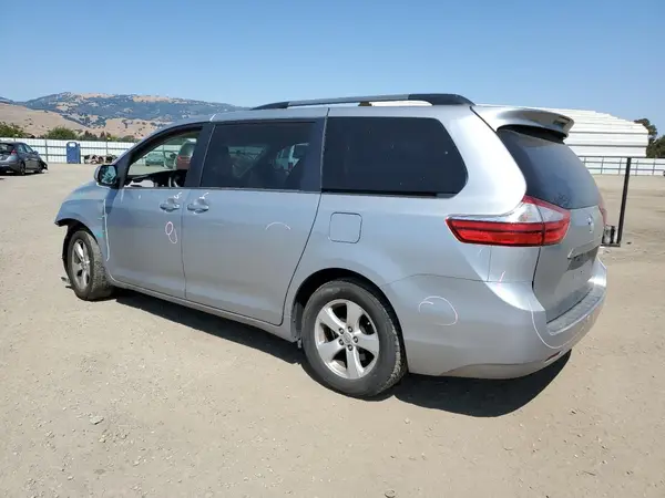 5TDKK3DC3GS748712 2016 TOYOTA SIENNA - Image 2