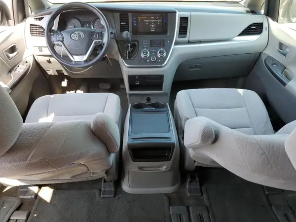 5TDKK3DC3GS748712 2016 TOYOTA SIENNA - Image 8