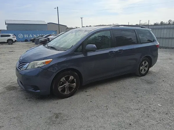 5TDKK3DC3GS750167 2016 TOYOTA SIENNA - Image 1