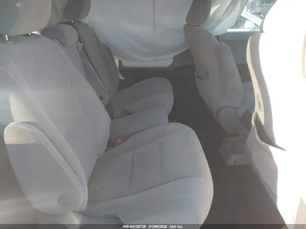 5TDKK3DC3GS750461 2016 TOYOTA SIENNA - Image 8