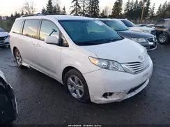 5TDKK3DC3GS757877 2016 TOYOTA SIENNA
