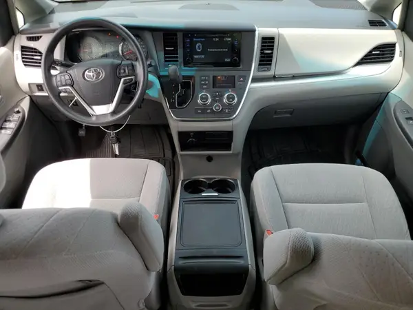 5TDKK3DC3GS759225 2016 TOYOTA SIENNA - Image 8