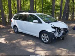 5TDKK3DC4GS690593 2016 TOYOTA SIENNA