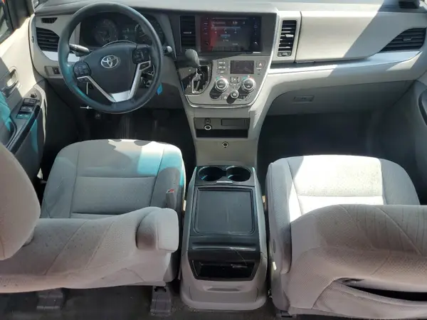 5TDKK3DC4GS701950 2016 TOYOTA SIENNA - Image 8