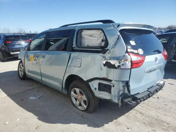 5TDKK3DC4GS702161 2016 TOYOTA SIENNA - Image 2