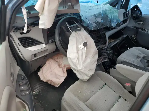 5TDKK3DC4GS702161 2016 TOYOTA SIENNA - Image 8