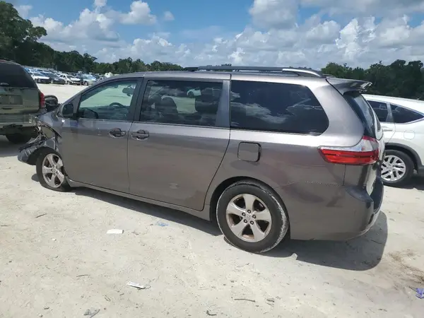 5TDKK3DC4GS702855 2016 TOYOTA SIENNA - Image 2