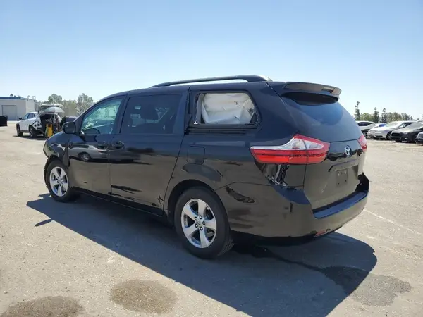 5TDKK3DC4GS702905 2016 TOYOTA SIENNA - Image 2