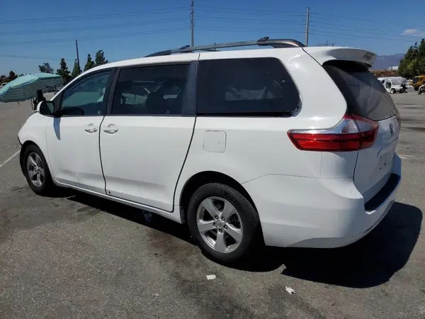 5TDKK3DC4GS717016 2016 TOYOTA SIENNA - Image 2