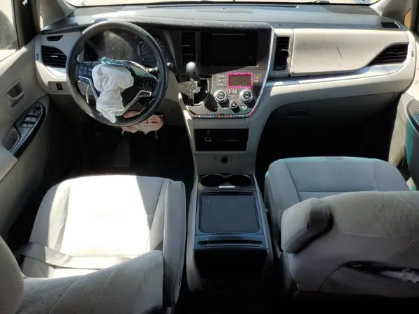 5TDKK3DC4GS717016 2016 TOYOTA SIENNA - Image 8