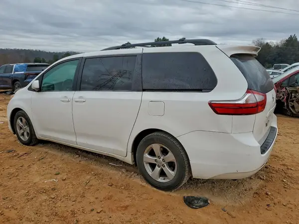 5TDKK3DC4GS717856 2016 TOYOTA SIENNA - Image 2