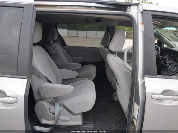 5TDKK3DC4GS717887 2016 TOYOTA SIENNA - Image 8