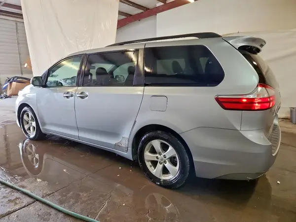 5TDKK3DC4GS718781 2016 TOYOTA SIENNA - Image 2