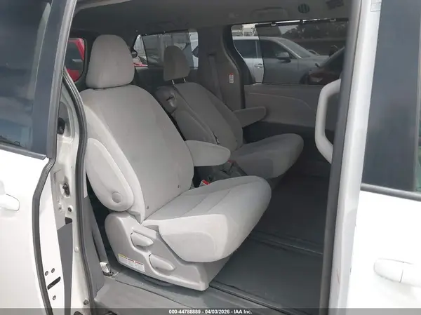 5TDKK3DC4GS719008 2016 TOYOTA SIENNA - Image 8
