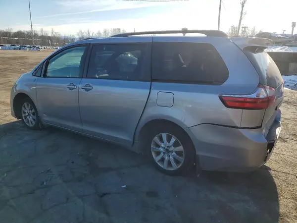5TDKK3DC4GS725567 2016 TOYOTA SIENNA - Image 2
