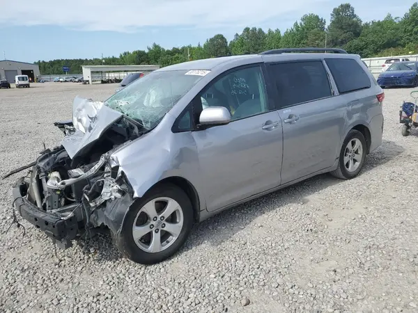 5TDKK3DC4GS731059 2016 TOYOTA SIENNA - Image 1