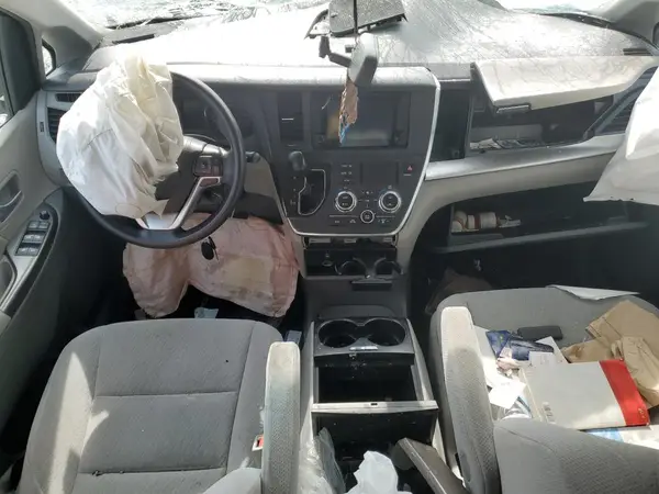 5TDKK3DC4GS731059 2016 TOYOTA SIENNA - Image 8