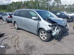 5TDKK3DC4GS746001 2016 TOYOTA SIENNA