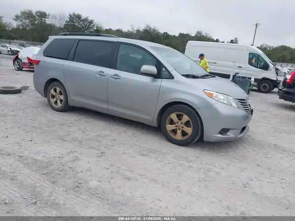 5TDKK3DC4GS747326 2016 TOYOTA SIENNA - Image 1