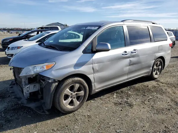 5TDKK3DC4GS752266 2016 TOYOTA SIENNA - Image 1