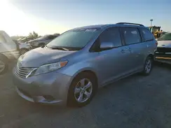 5TDKK3DC4GS752431 2016 TOYOTA SIENNA