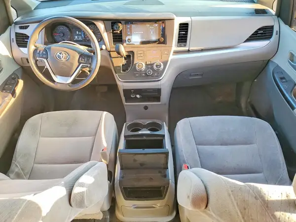 5TDKK3DC4GS752431 2016 TOYOTA SIENNA - Image 8