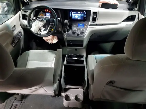 5TDKK3DC4GS753790 2016 TOYOTA SIENNA - Image 8