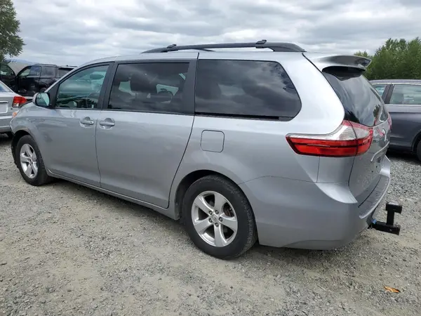5TDKK3DC4GS754504 2016 TOYOTA SIENNA - Image 2