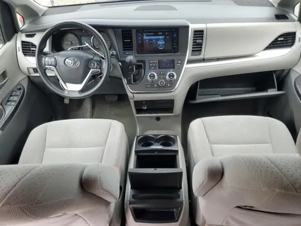 5TDKK3DC4GS754504 2016 TOYOTA SIENNA - Image 8