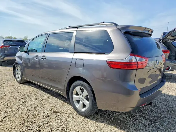 5TDKK3DC4GS756480 2016 TOYOTA SIENNA - Image 2