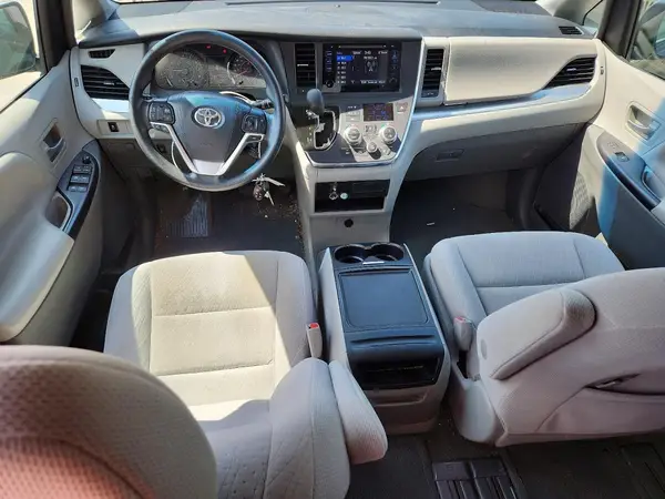 5TDKK3DC4GS757211 2016 TOYOTA SIENNA - Image 8