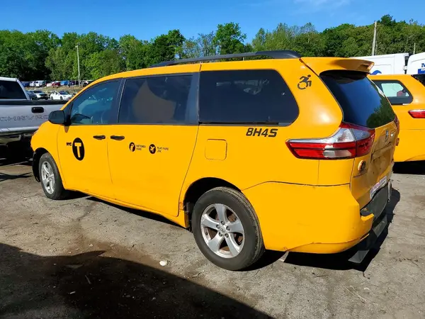 5TDKK3DC4GS762814 2016 TOYOTA SIENNA - Image 2