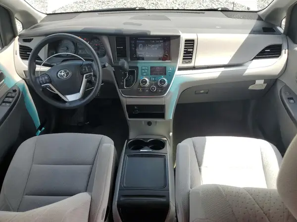 5TDKK3DC4GS762943 2016 TOYOTA SIENNA - Image 8