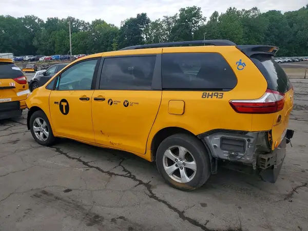5TDKK3DC4GS763462 2016 TOYOTA SIENNA - Image 2