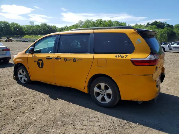 5TDKK3DC4GS764014 2016 TOYOTA SIENNA - Image 2